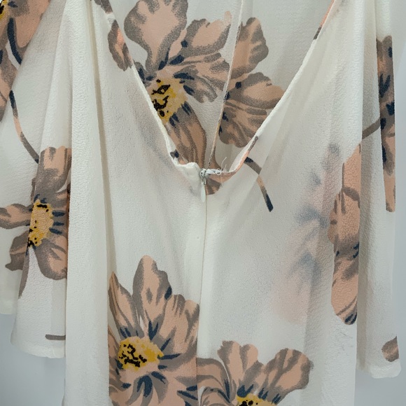 Floral and lace romper - Picture 7 of 7